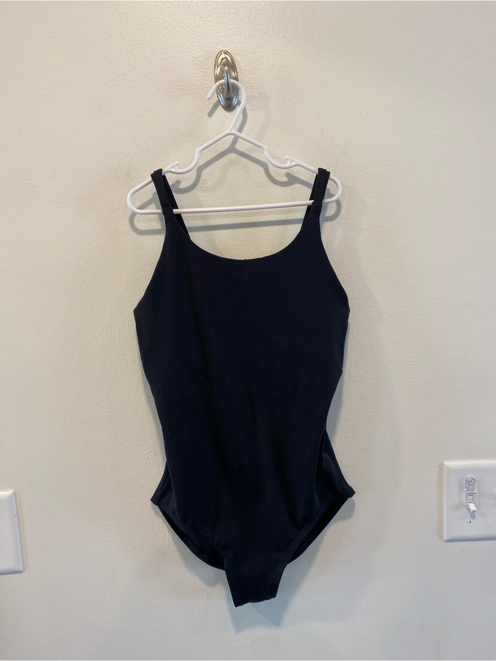 Athleta girl free flow leotard size 12 black strappy back dance ballet